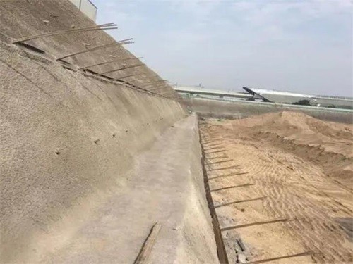 神农架河道边坡加固